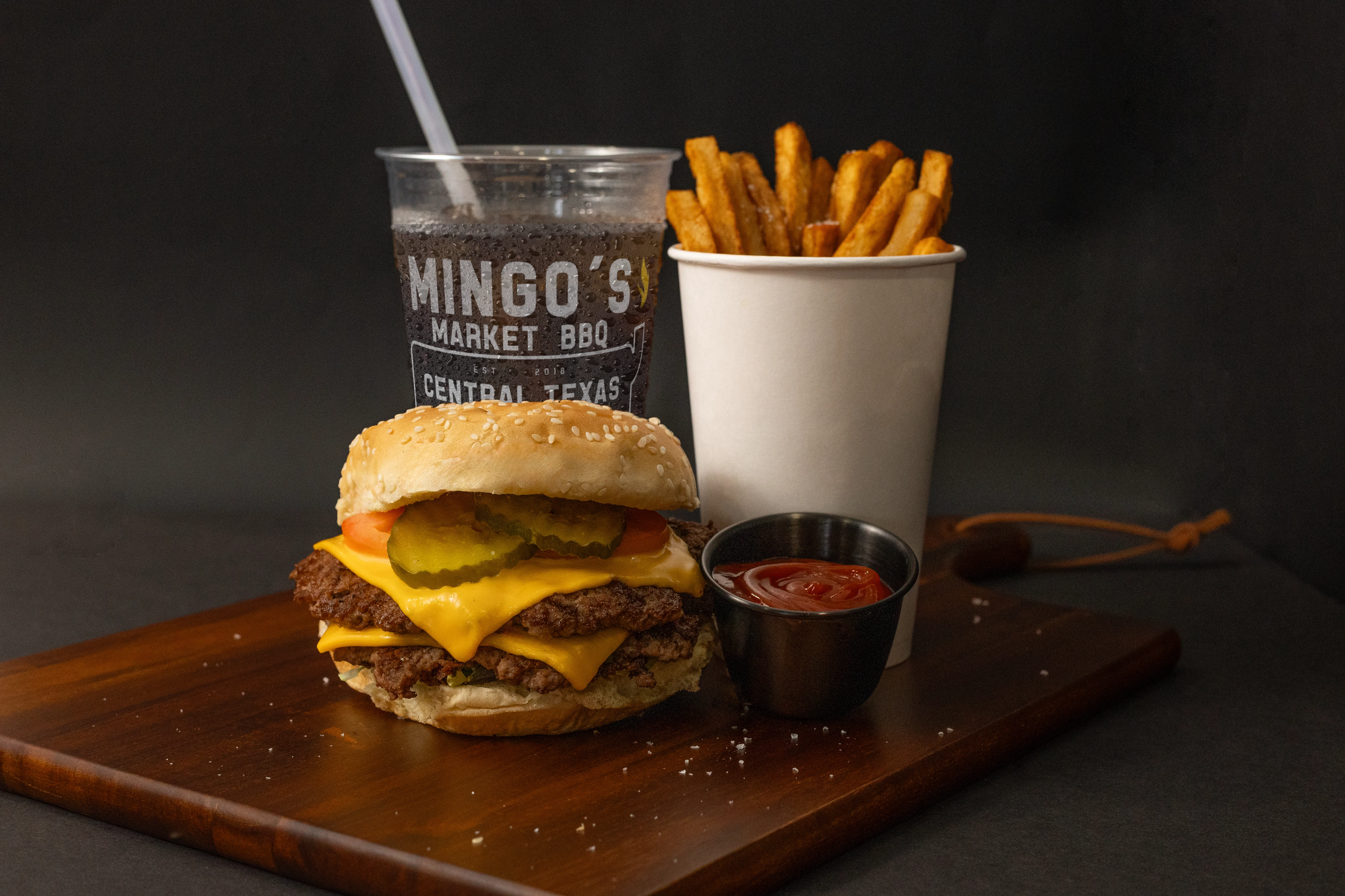 Burger food photography for local LaBelle BBQ restaurant